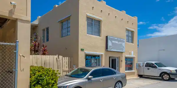 928 S Dixie Highway