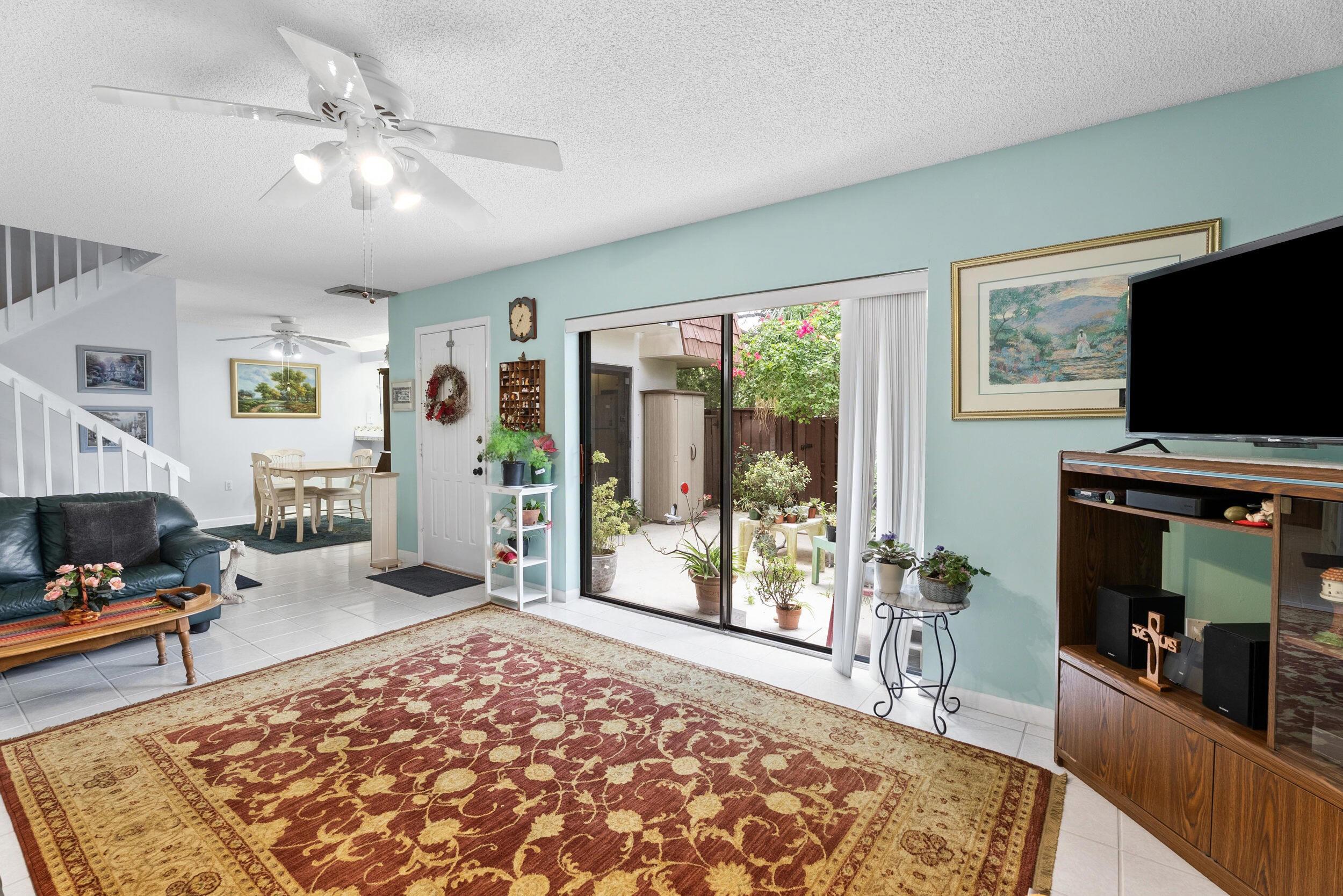 Image 2: Living Room