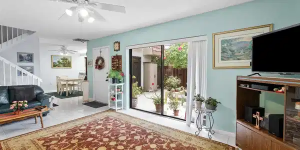 Image 2: Living Room