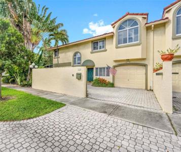 101 NE 14th Avenue
