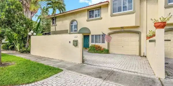 101 NE 14th Avenue