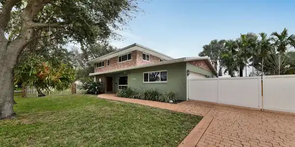 2780 SE 5th Court