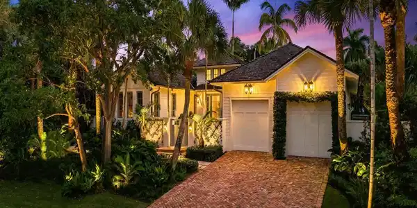 1102 N Vista Del Mar Drive