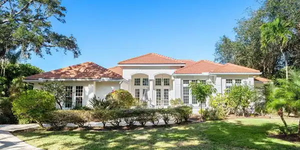 690 Marbrisa River Lane