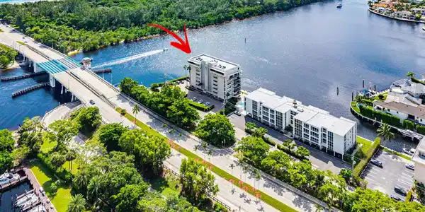 900 NE Spanish River Boulevard