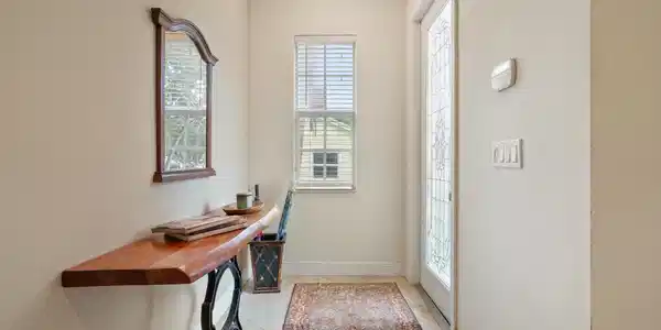 Image 3: Front door hallway