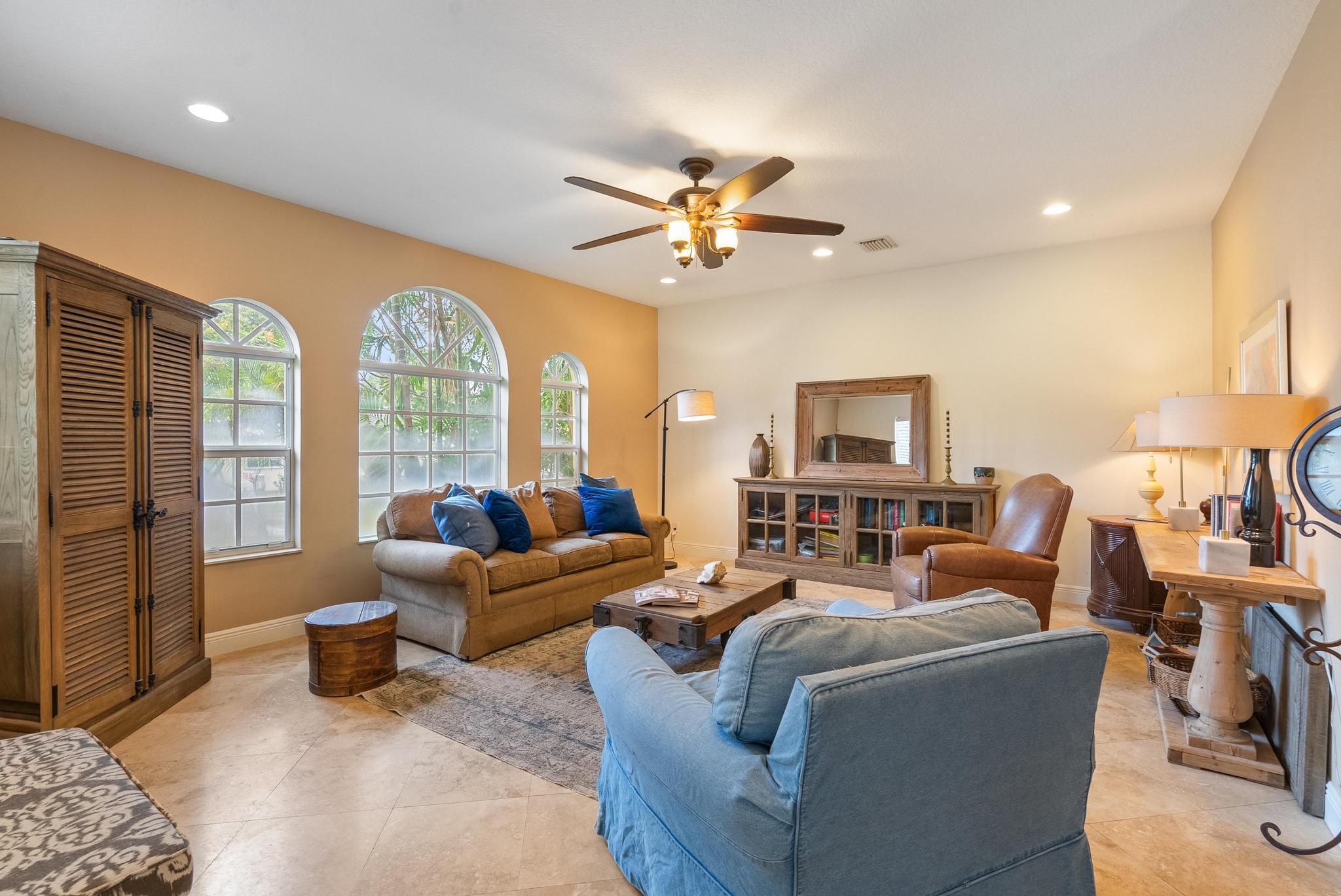 Image 4: Formal Dining Room