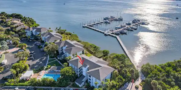 390 NE Edgewater Drive