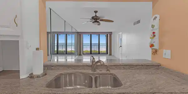 Image 3: Living and Kitchen view