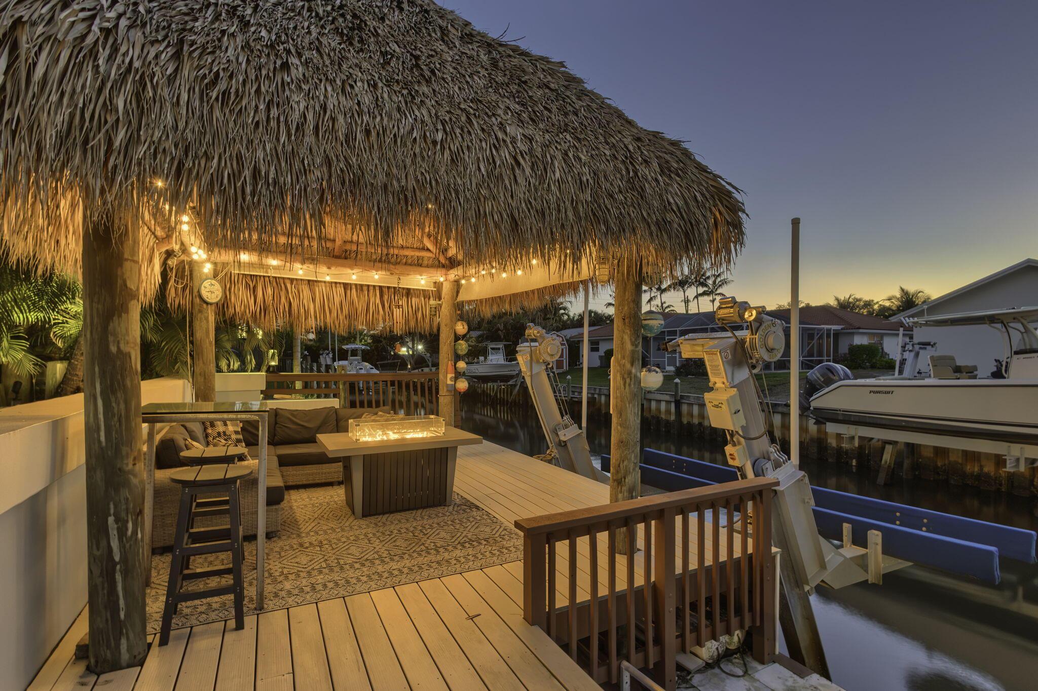 Image 2: Tiki Hut
