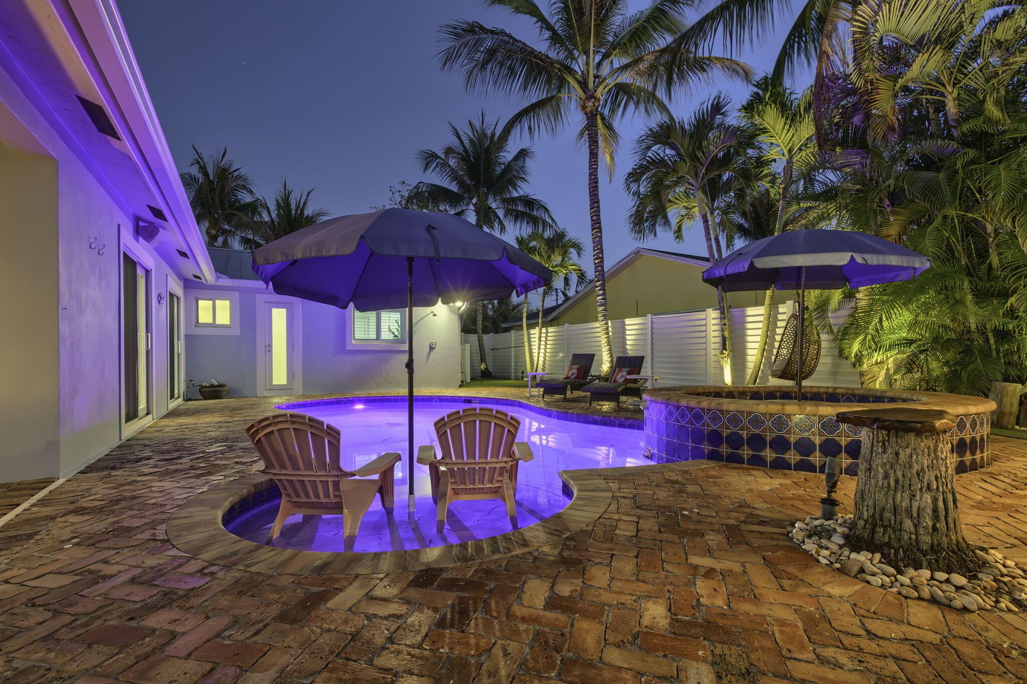 Image 3: Pool & Spa