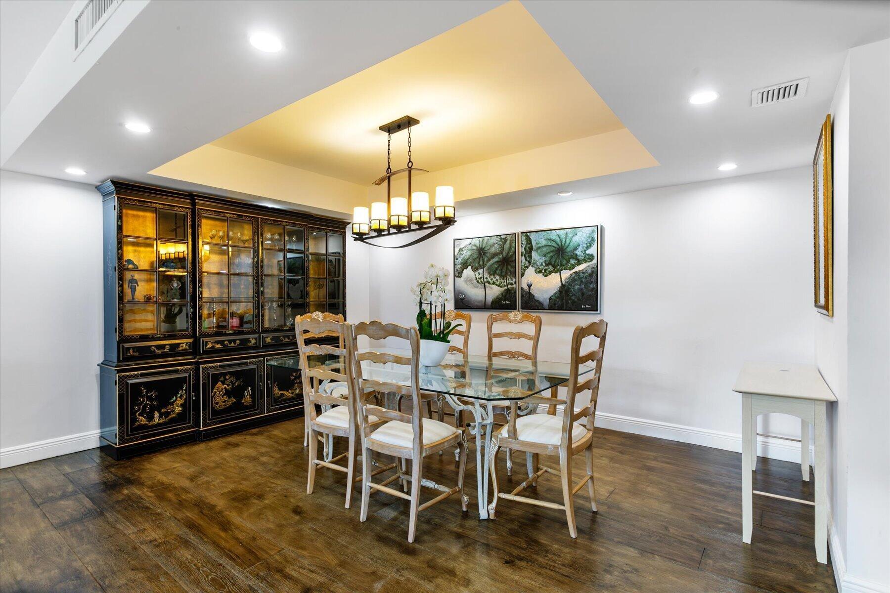 Image 3: Dining Room