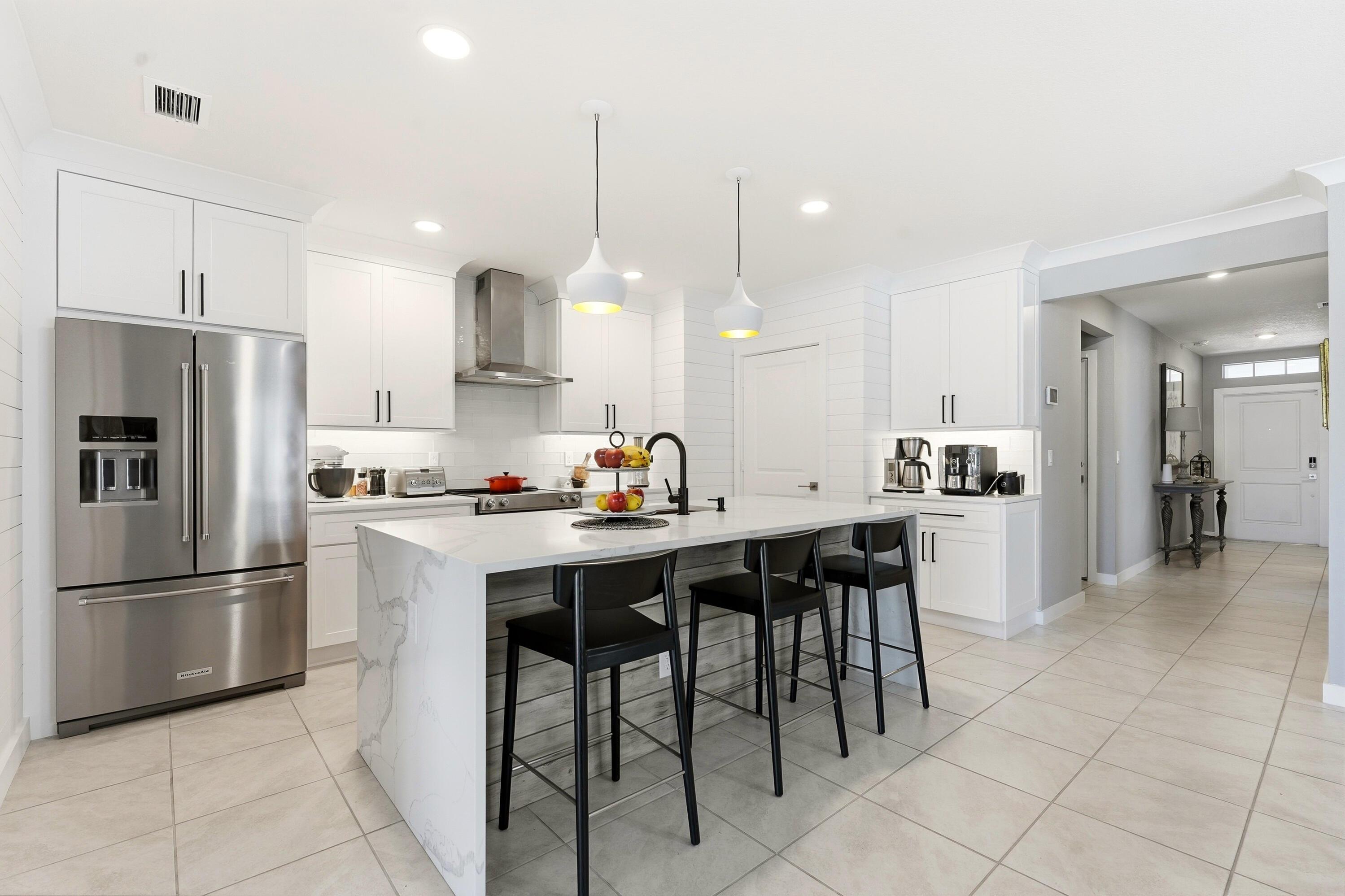 Image 3: 12_dining area