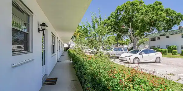 2800 Indian River Boulevard