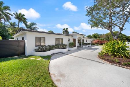 2600 Yacht Club Boulevard