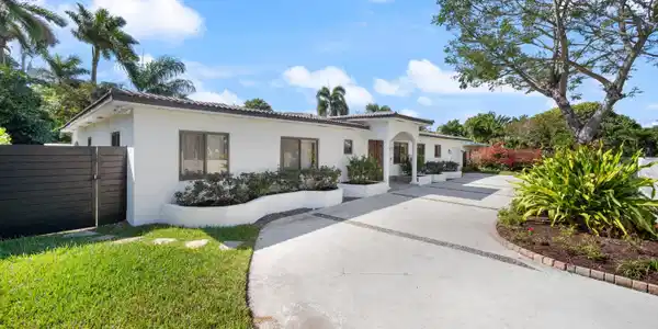 2600 Yacht Club Boulevard