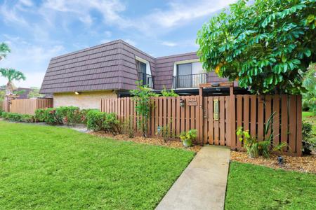 5986 SE Riverboat Drive