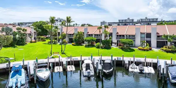 2677 N Ocean Boulevard
