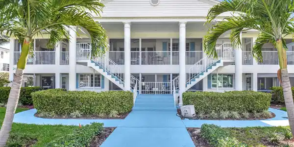201 Venetian Drive