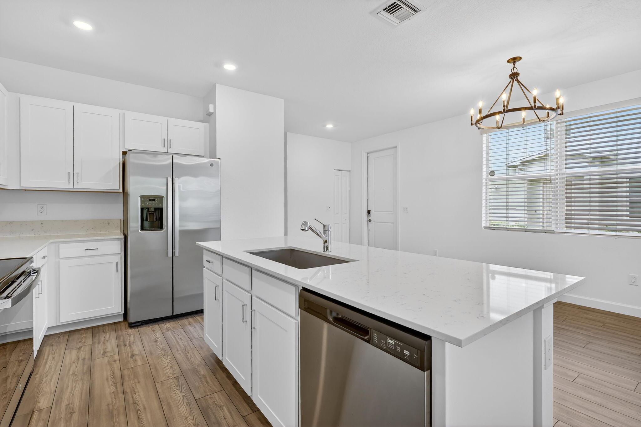 Image 3: 10-web-or-mls-5P1A1377