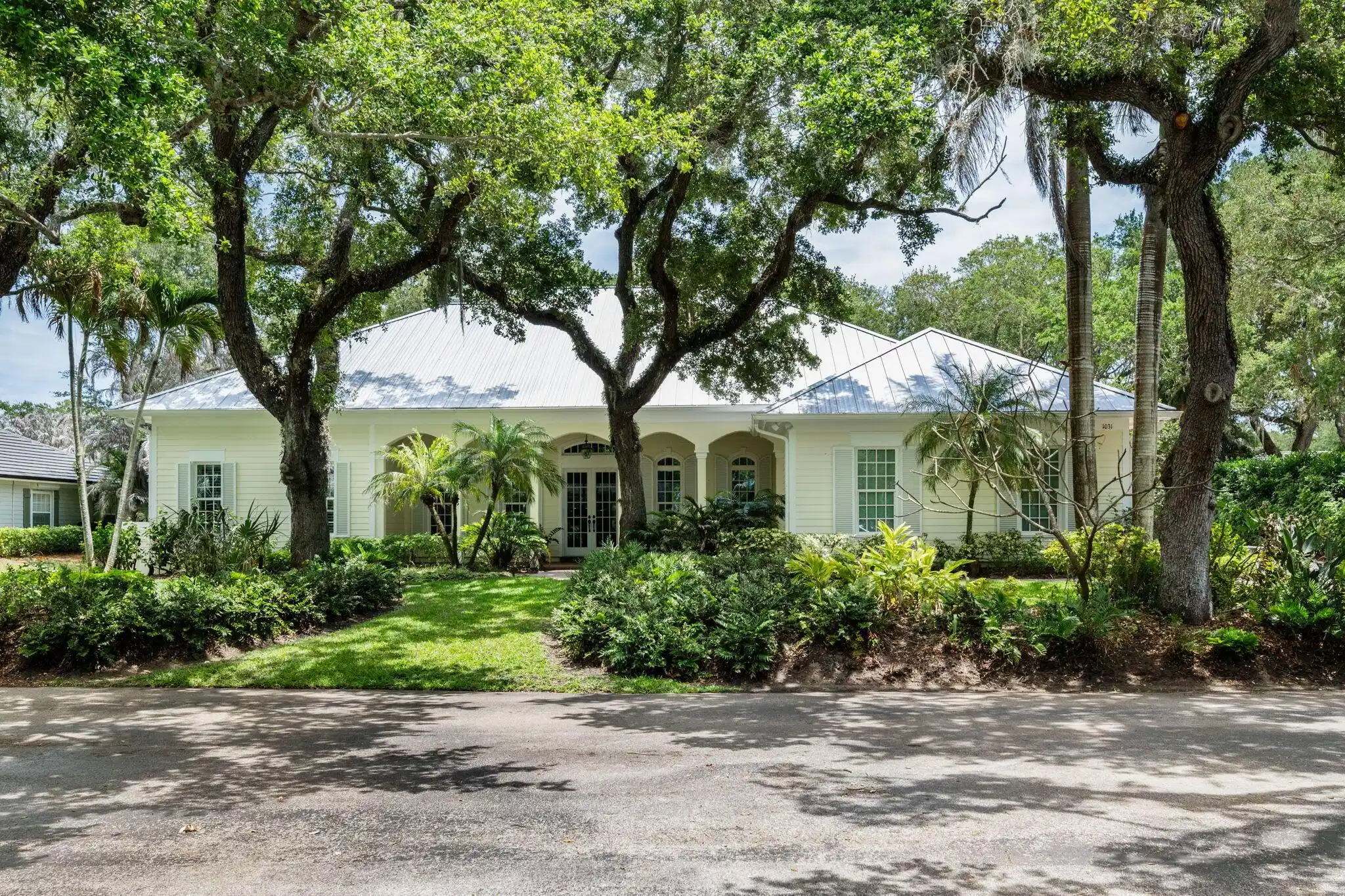 Image 1: 1-web-or-mls-1031 River Trail-1