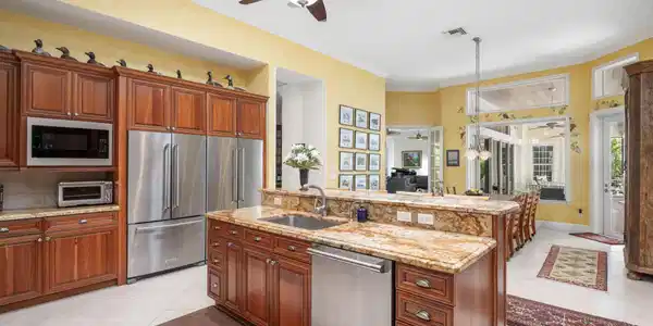 Image 4: 18-web-or-mls-1031 River Trail-18