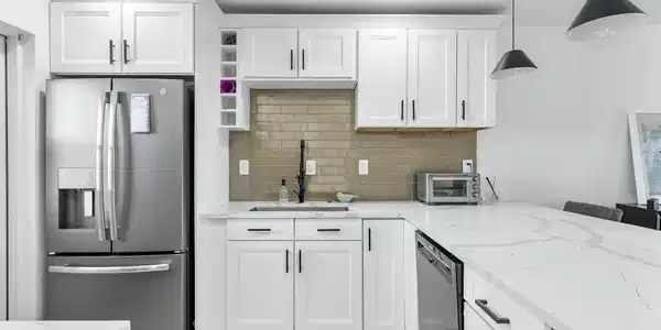 Image 2: Kitchen
