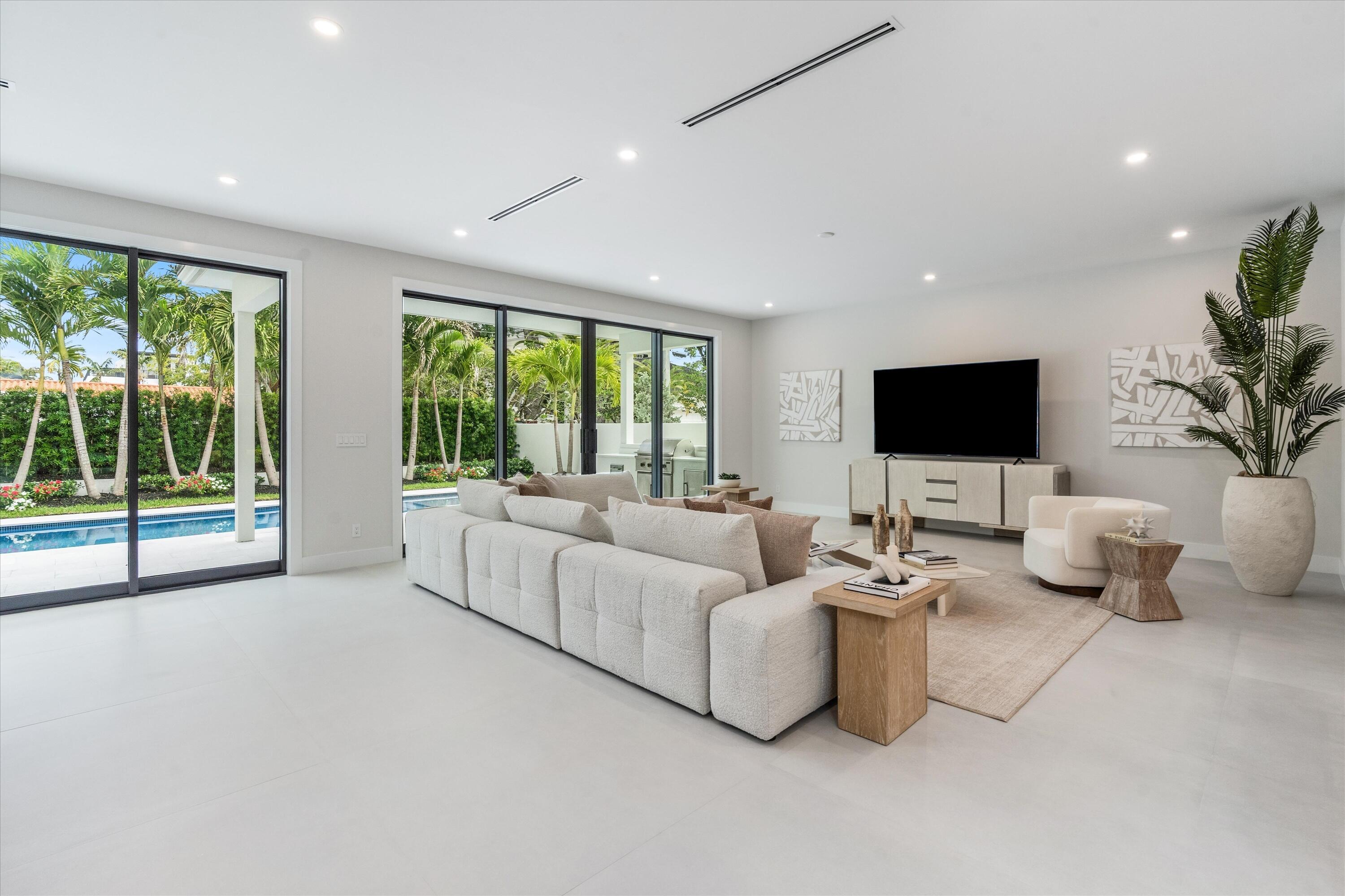Image 4: 04-1625 SE 1st Street Ft. Lauderdale, FL