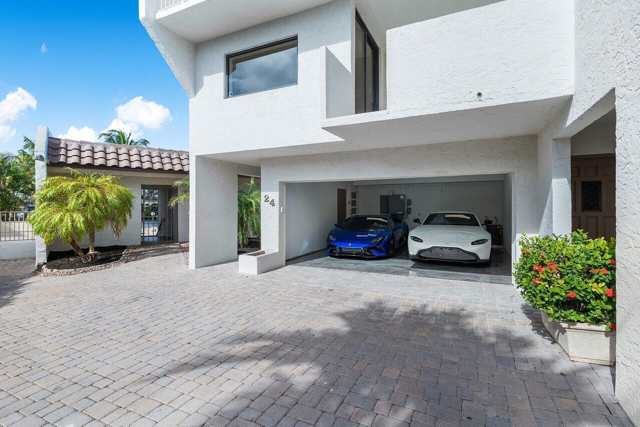 Image 3: Front Garage