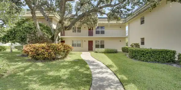 16 Vista Gardens Trail