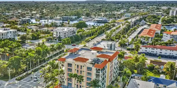 9 NE 20th Avenue