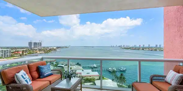 2650 Lake Shore Drive