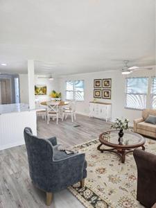 179 NE Emerald Drive