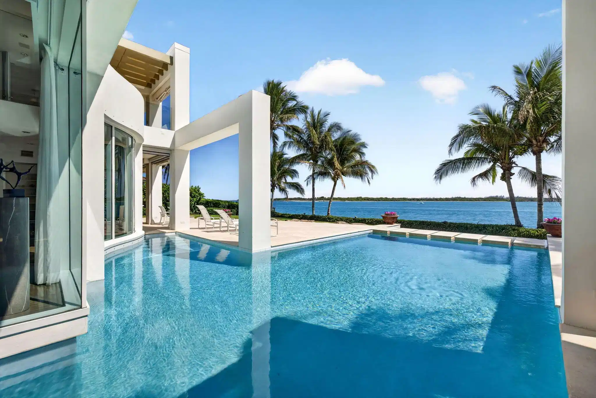 Image 1: Stunning design