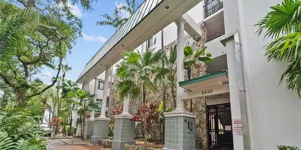 2924 Day Avenue