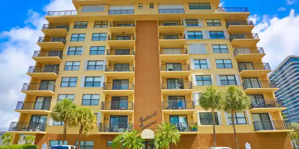 801 N Ocean Boulevard