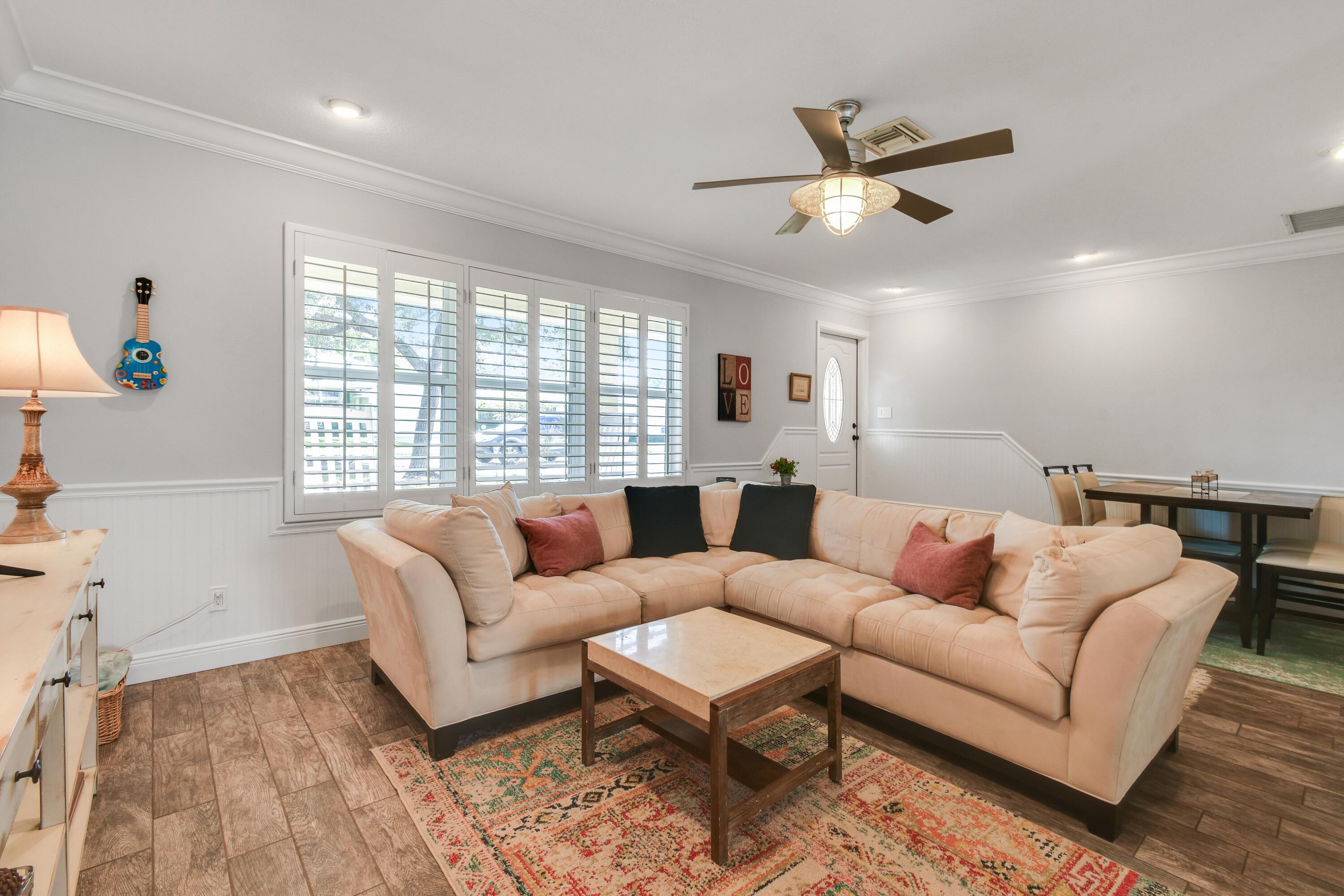 Image 4: Living area 3