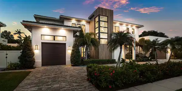 450 NE 10th Street