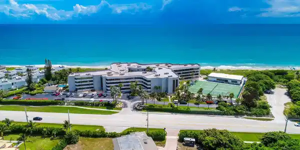 1357 Ne Ocean Blvd