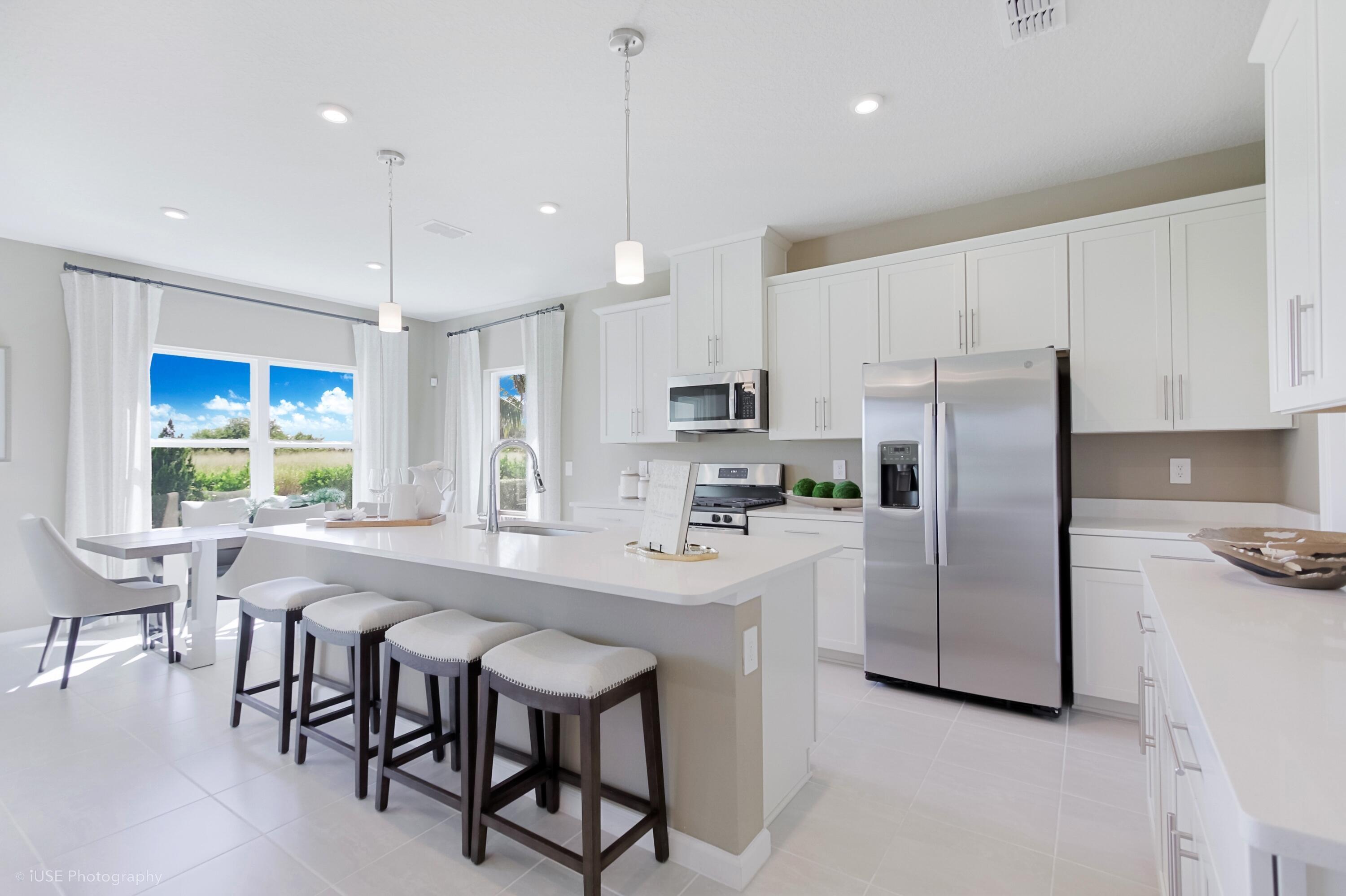 Image 3: Kitchen