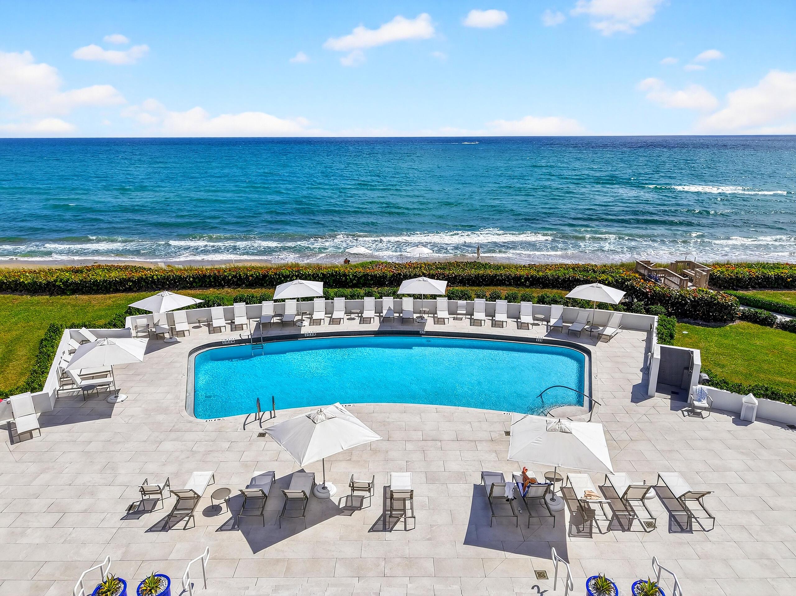 Image 4: Oceanfront Pool