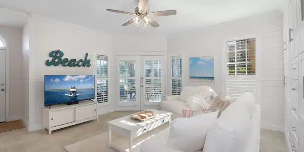 Image 2: Living3