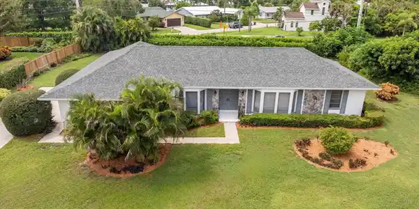 137 SE Turtle Creek Drive