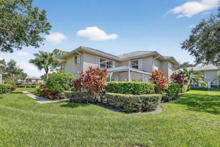 2433 SW Danbury Lane