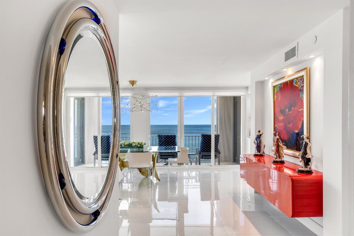 Image 2: FOYER TO OCEANFRONT GREAT ROOM