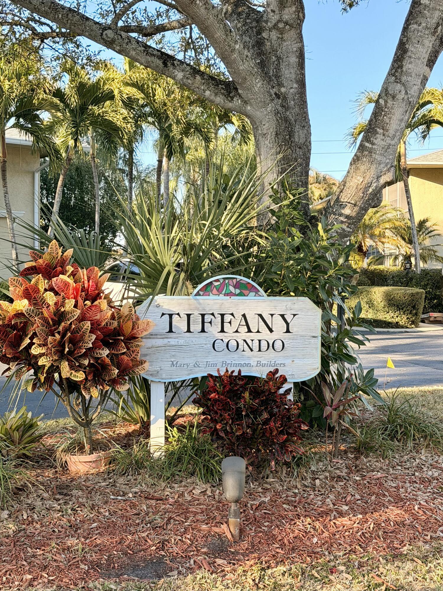 Image 2: TIFFANY CONDO