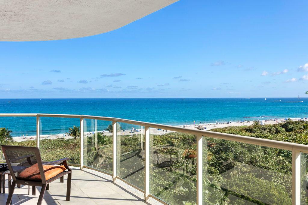 Image 1: 6ab large balcony east