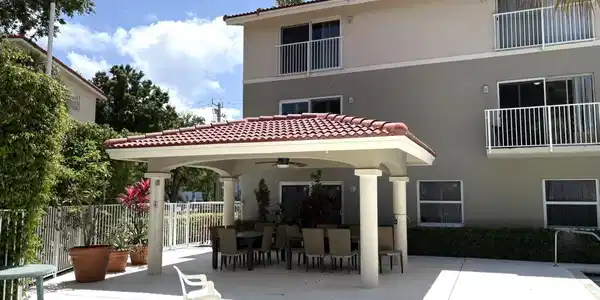 Image 4: Common Area Patio at Pool