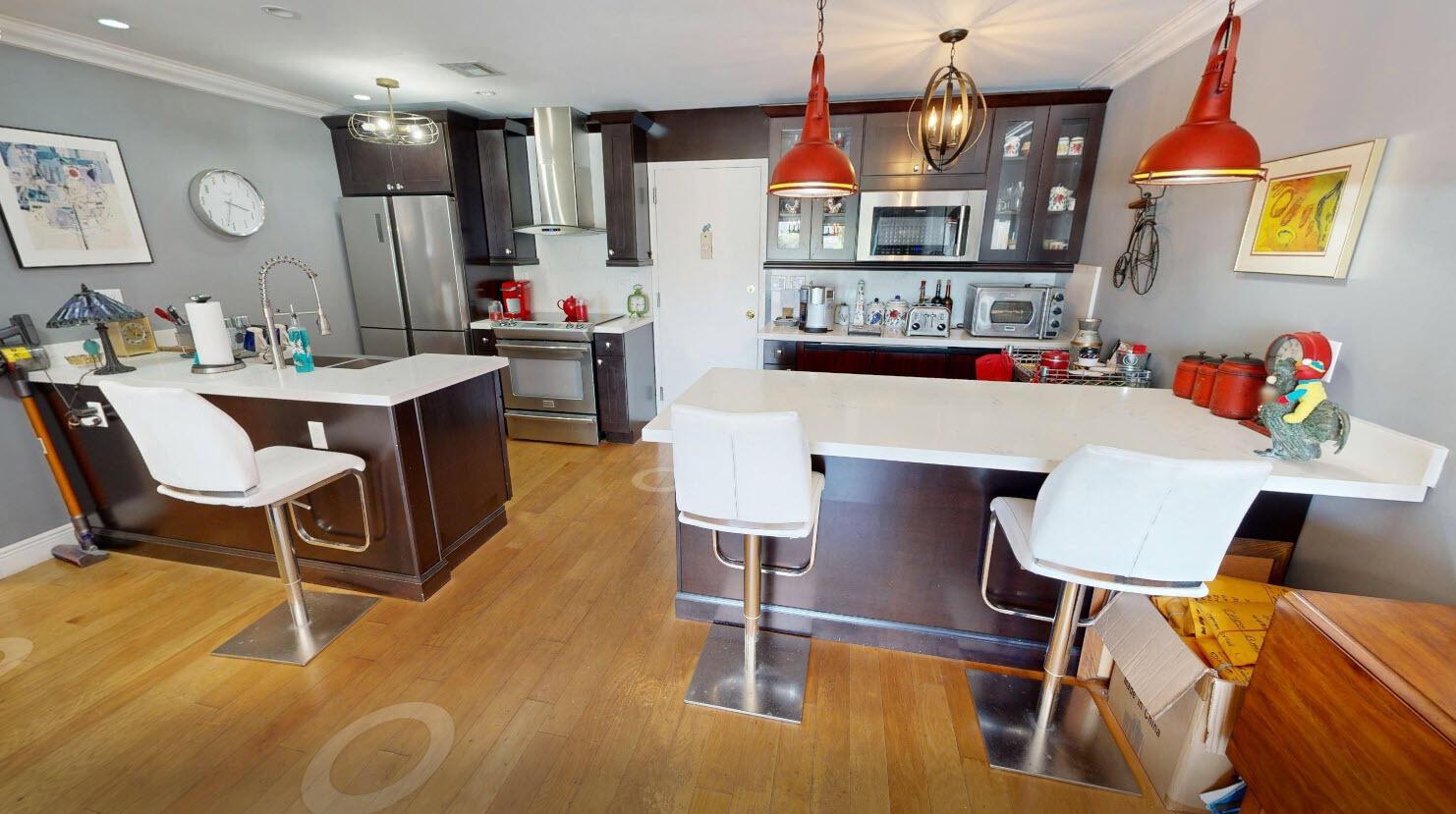 Image 3: kitchen