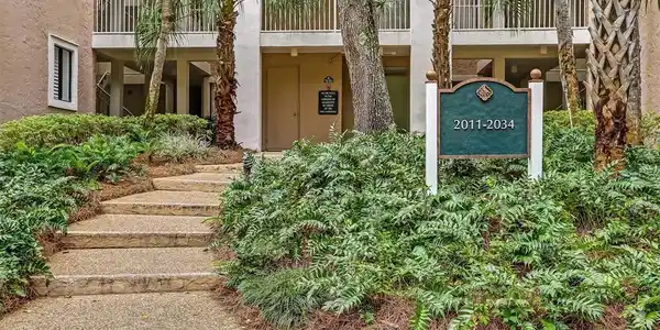 2021 Beachwood Road
